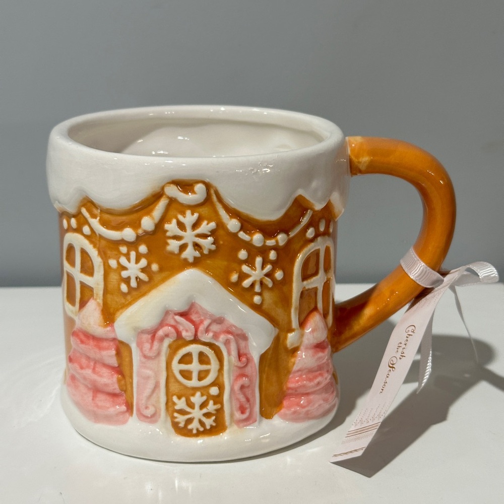 Pinkmas Gingerbread House Hand-painted Ceramic XMas Mug NEW